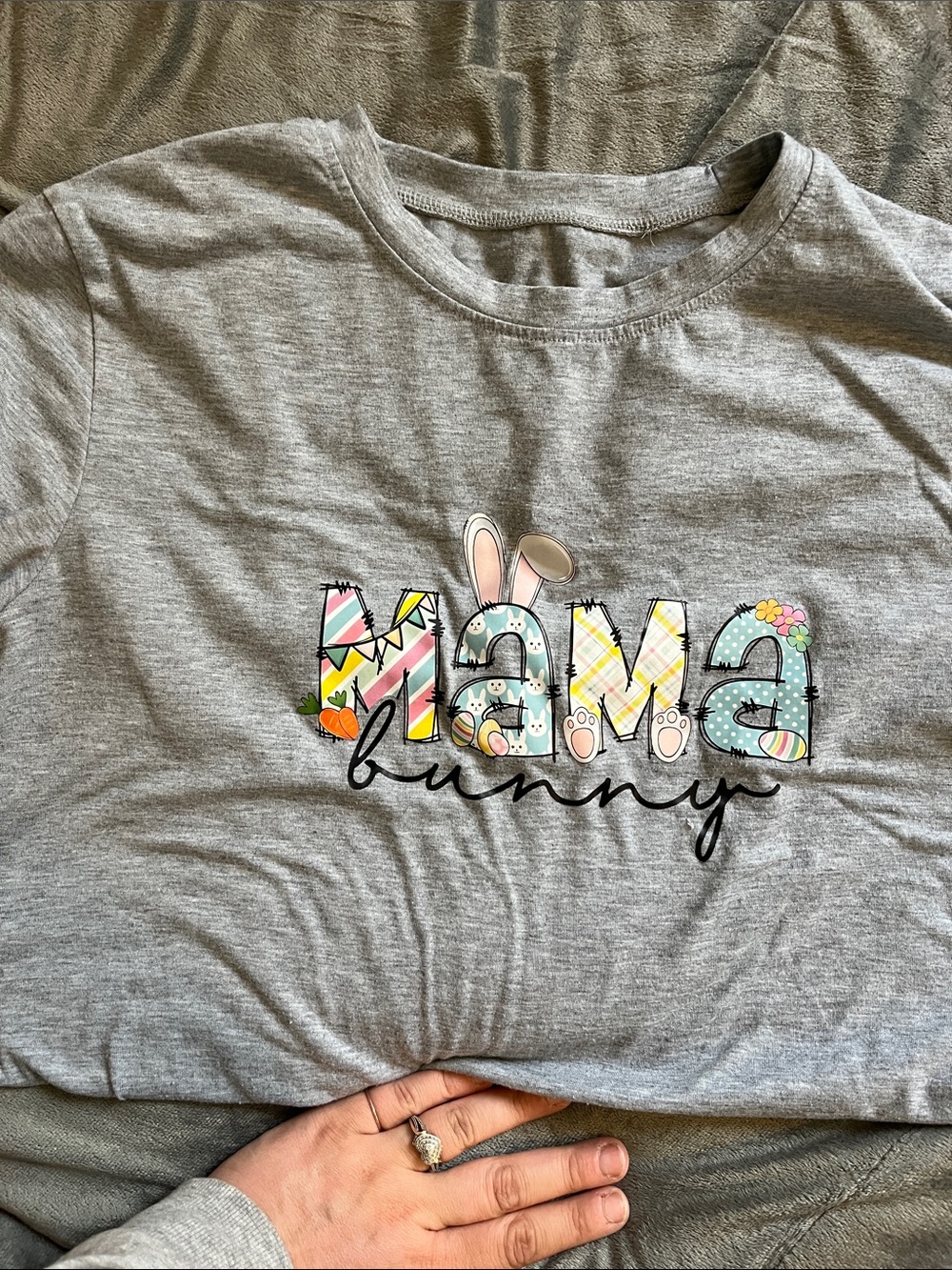 Mama Bunny Graphic Short Sleeve Tee - Gray